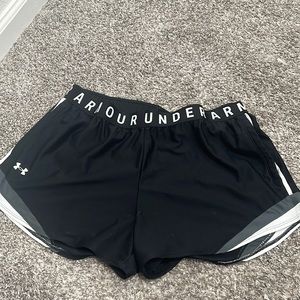 under armour shorts L